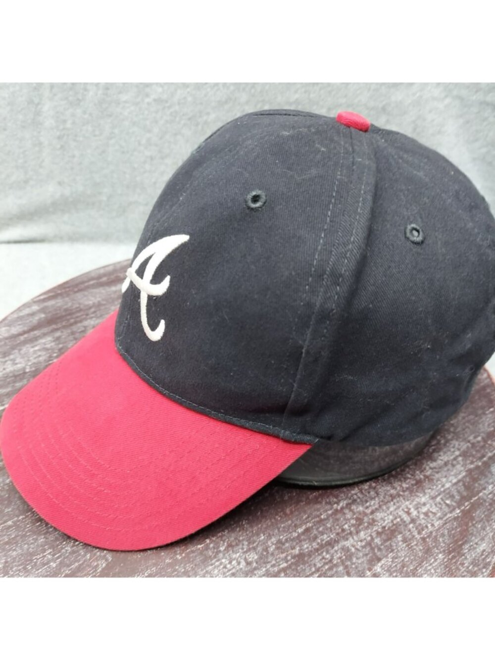 Atlanta Braves Red & Black Adjustable Baseball Cap With Embroidered "A" Logo - Picture 2 of 10